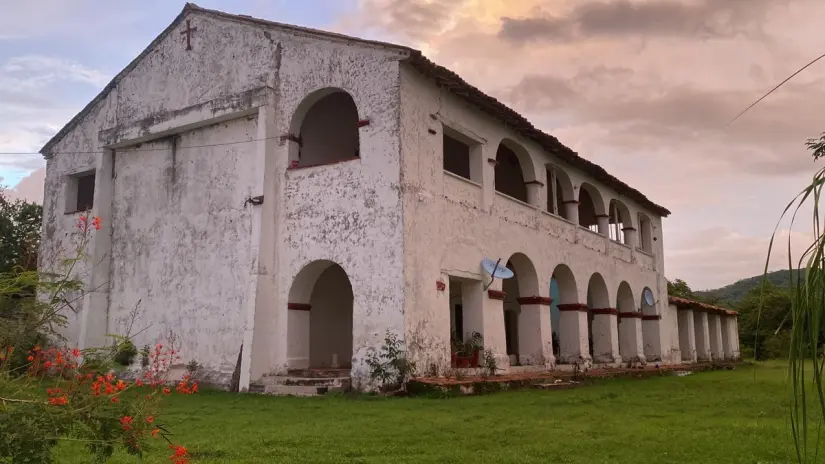 Así luce el exterior de la ex Hacienda La Labor, ubicada en el municipio de San Ignacio.