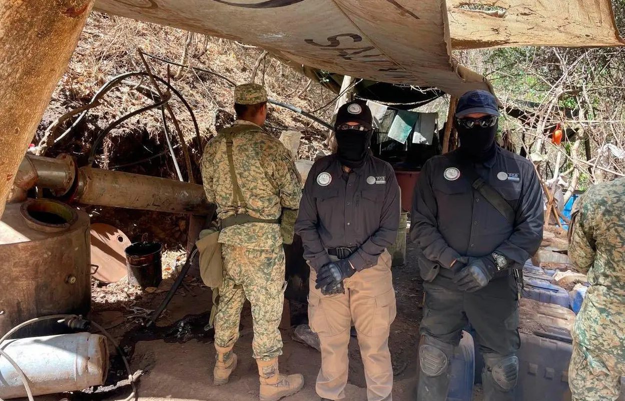 Vivir con criminales no es vivir, es sobrevivir entre el miedo, la tragedia y la violencia. Por eso las Fuerzas Armadas no pararán hasta erradicar a quienes destruyen nuestras comunidades.