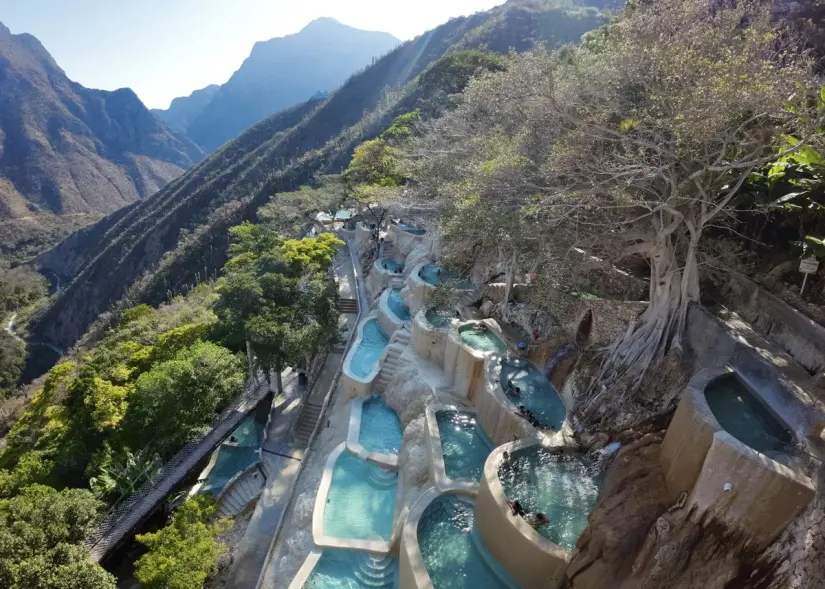 Primavera y otoño son las mejores temporadas para visitar las Grutas de Tolantongo. Foto: Cortesía. 