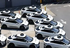 ROBOTAXIS (TAXIS SIN CHOFER)