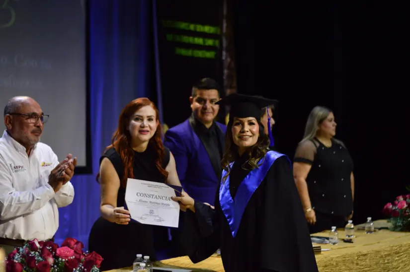 Los logros académicos de los estudiantes son reconocidos y valorados por ellos y sus familias. Foto: Cortesía.