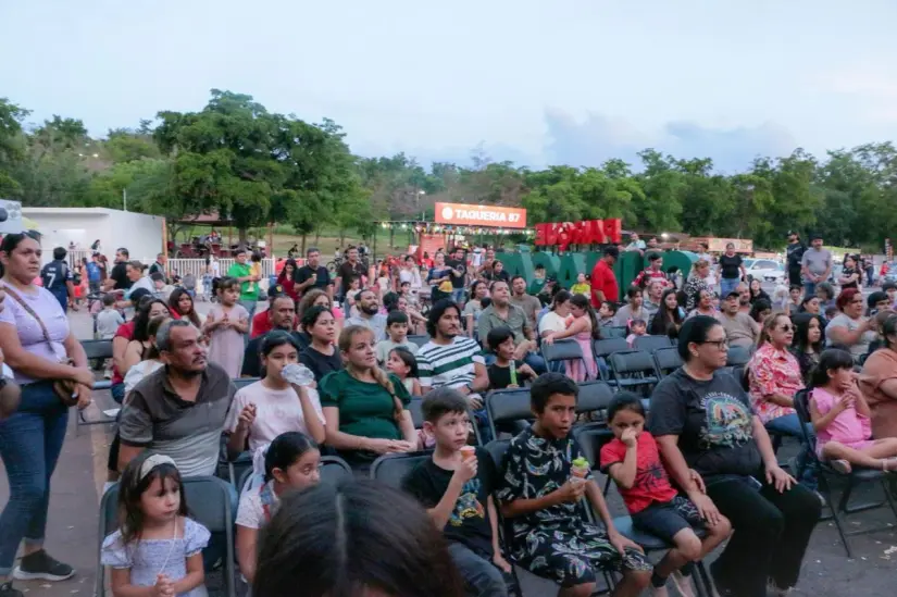 Niños, jóvenes y adultos compartiendo momentos de alegría en los domingos culturales de Itiner-Arte Niños, jóvenes y adultos compartiendo momentos de alegría en los domingos culturales de Itiner-Arte. Foto: IMCC