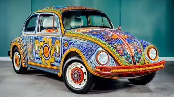 La vez que el Vocho huichol con más de 2 millones de chaquiras deslumbró en La Paz