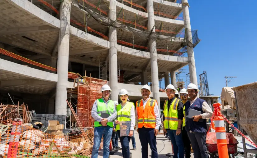 La secretaria de Turismo de Baja California visitó las obras de la Torre T10. Foto: Cortesía