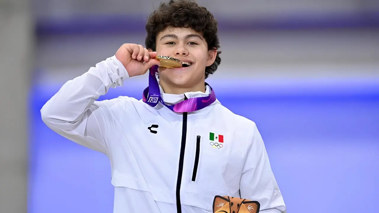 Lorenzo Zaragoza es campeón en anillos de gimnasia artística. Foto: CONADE