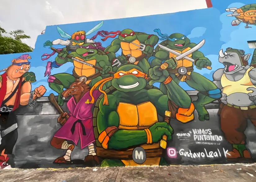 Las Tortugas Ninja han tomado este callejón de Culiacán para emocionar a chicos y grandes. Foto: Lino Ceballos