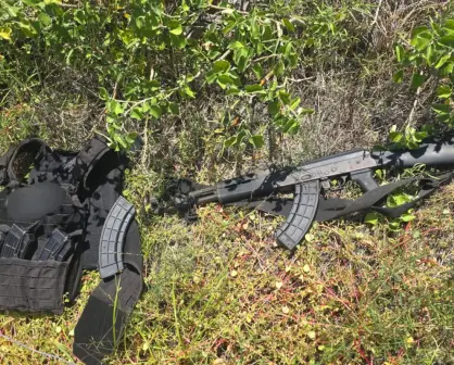 Ejército Mexicano asegura fusil AK-47 y equipo táctico en Navolato, Sinaloa