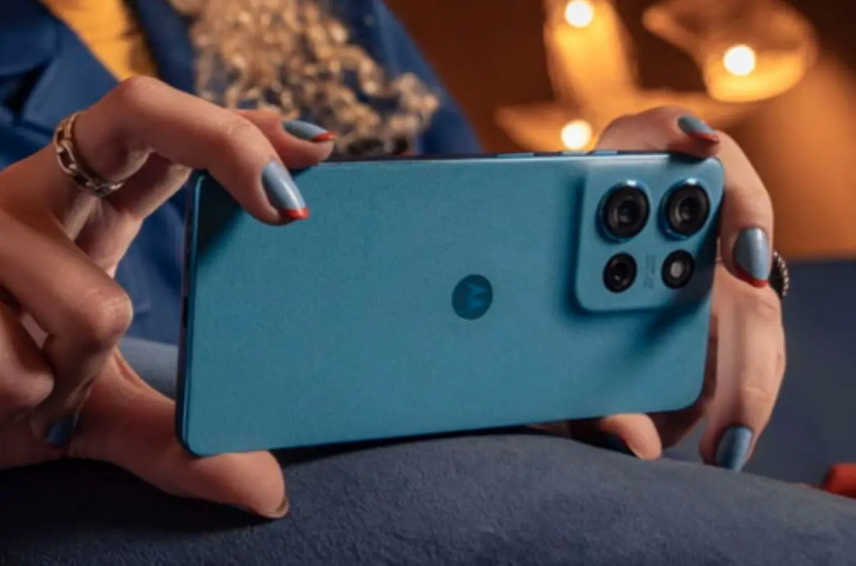 Celular de Motorola con buena autonomía de batería. Foto: Cortesía