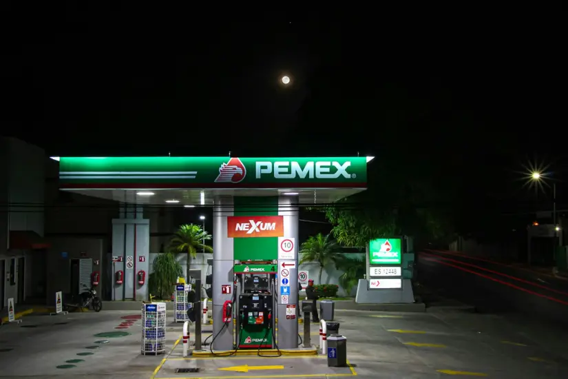 Busca la gasolinera que más te convenga en La Paz. Foto: Freepik. Busca la gasolinera que más te convenga en La Paz. Foto: Freepik.