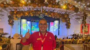 Mostrar lo mejor de Mazatlán es su pasión; Arturo Aguilar tiene 40 años como guía de turistas