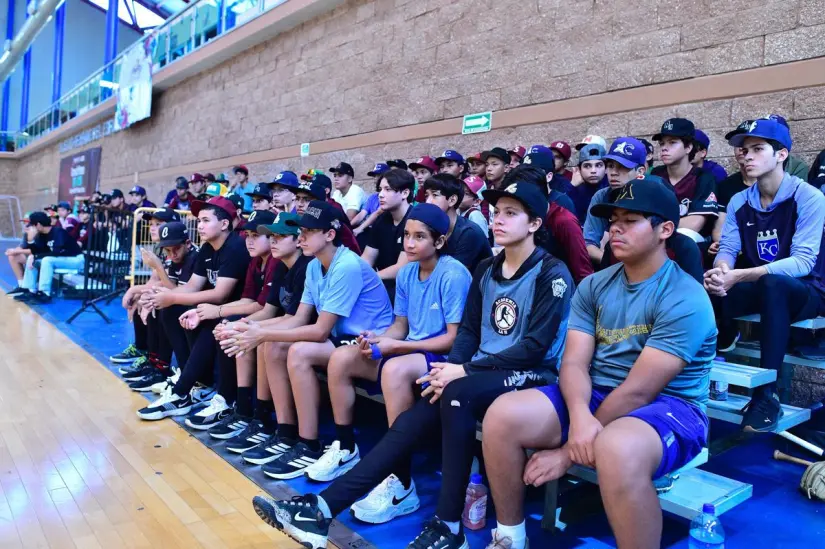 ISDE recibe a 70 jóvenes en try out para la preselección de béisbol sinaloense. Foto: ISDE