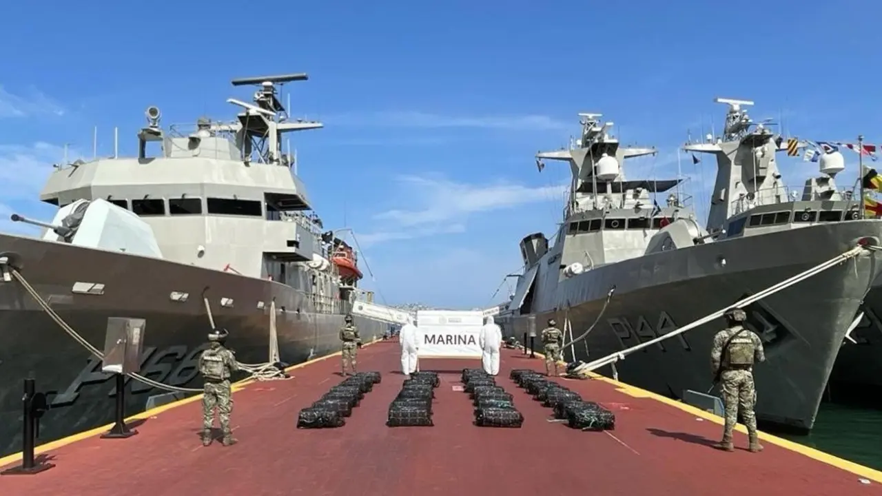 Marina de México asegura más de 900 kilos de cocaína frente a costas de Acapulco
