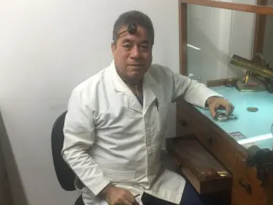 Francisco Javier López: El relojero de Culiacán que desafía el tiempo, pieza a pieza