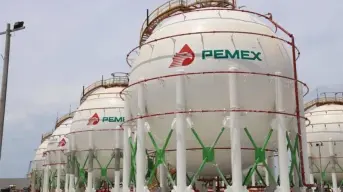Refinerías de Pemex rebasan el millón de barriles