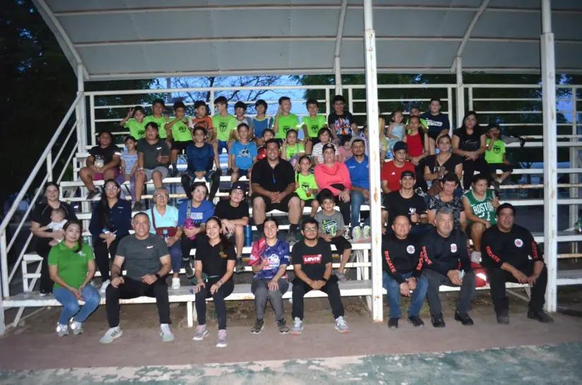 Deporte y sonrisas fortalecen la comunidad en Culiacán. Deporte y sonrisas fortalecen la comunidad en Culiacán. Foto: Juan Madrigal