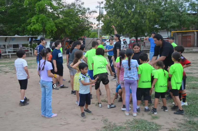 Niños y familias llenan de alegría la Unidad Deportiva 21 de Marzo. Niños y familias llenan de alegría la Unidad Deportiva 21 de Marzo. Foto: Juan Madrigal