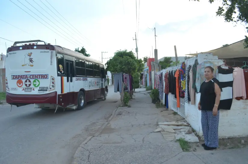 Llegar a la boutique de Teresita es muy fácil, ya que las rutas de camión 5 de Febrero y Zapata-Centro te dejan justo frente al negocio. Foto: Juan Madrigal
