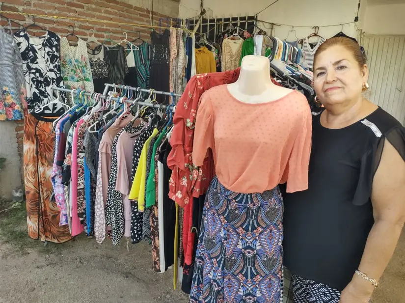 Teresita es mucho más que una vendedora de ropa; es una mujer que convirtió el dolor en fuerza y la moda en esperanza. Foto: Juan Madrigal