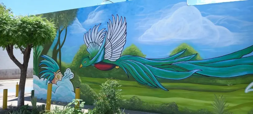 En una de las bardas de una vivienda, Carlos Leyva pintó su obra 