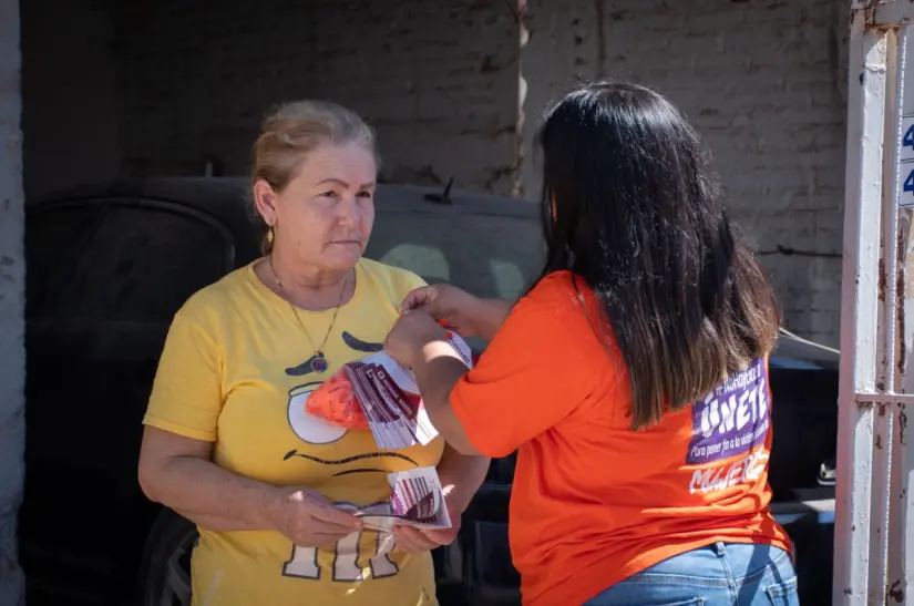 Secretaría de las Mujeres impulsa brigada del Día Naranja en la Constitución CROC. Foto: Ayuntamiento de Culiacán