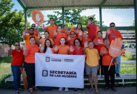 Colonia Constitución CROC en Culiacán se pinta de naranja por la igualdad