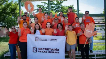 Colonia Constitución CROC en Culiacán se pinta de naranja por la igualdad