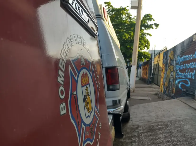 Bomberos Veteranos de Culiacán cuenta con camiones bomba, escalera telescópica, centro de comando, rescate, pipa, ambulancia, dos camionetas de rescate y dos utilitarias. Bomberos Veteranos de Culiacán cuenta con camiones bomba, escalera telescópica, centro de comando, rescate, pipa, ambulancia, dos camionetas de rescate y dos utilitarias. Foto: Juan Madrigal