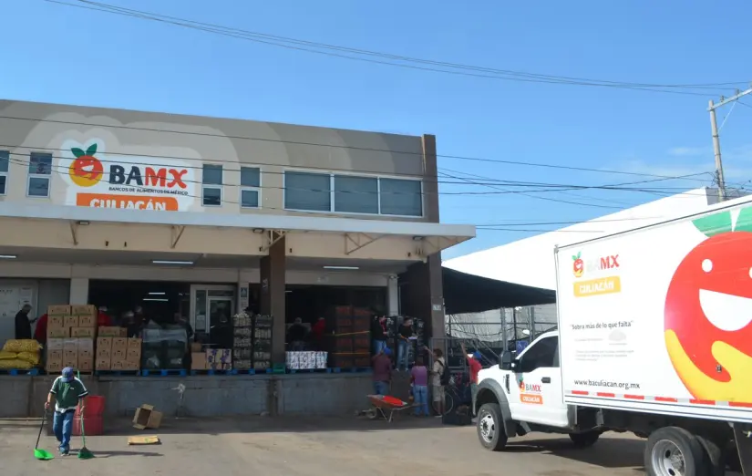 Desde marzo de 1999, el Banco de Alimentos de Culiacán opera desde el Mercado de Abastos, donde mantiene su sede en Calle 2, Mza. L, Bodegas 8–9. Foto: Juan Madrigal