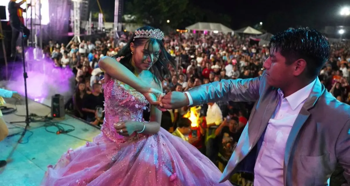 Isela Anali cumple su sueño de festejar por primera vez su cumpleaños. Foto: Cortesía.