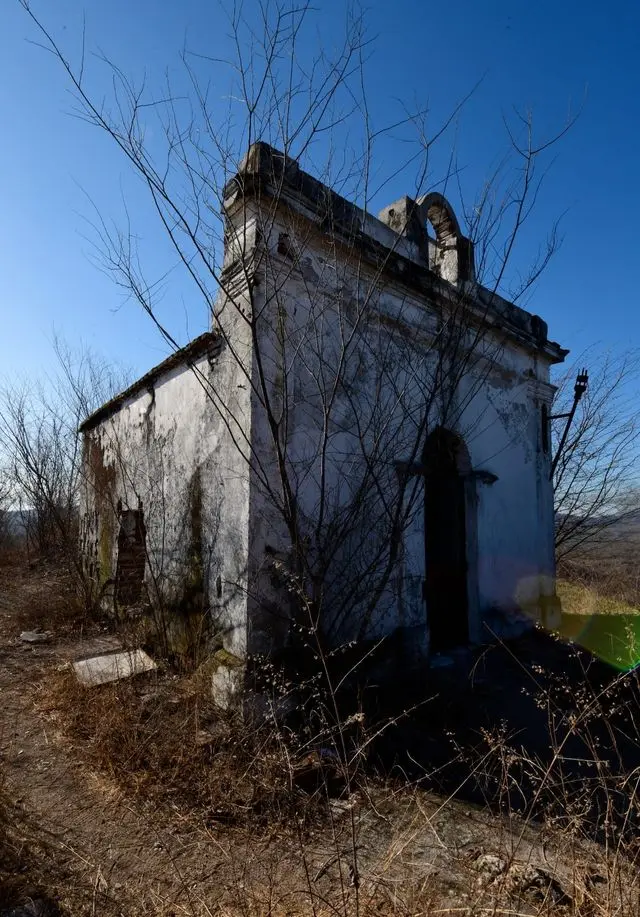Capilla del Diablo en San Ignacio, donde descansan los restos de Bernardo Escobosa. Capilla del Diablo en San Ignacio, donde descansan los restos de Bernardo Escobosa.