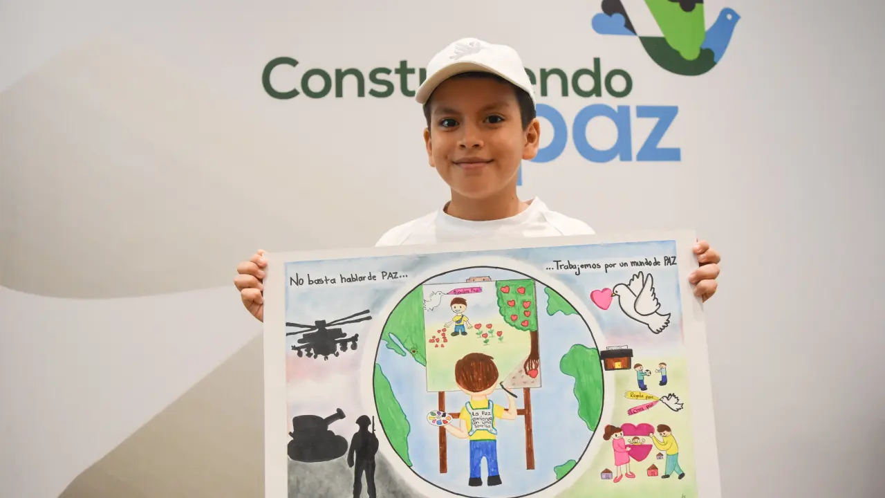 Descubre cómo Eiker Javier Silvas Beltrán promueve la paz con su dibujo en el concurso Yo construyo paz Fotos: Lino Ceballos.