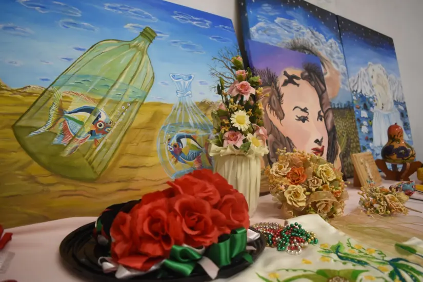 imagen recuadro Parte de las creaciones que la maestra Amparo Torróntegui lleva para exponer en la Olimpiada de Oro en Zinacatepec, Estado de México.