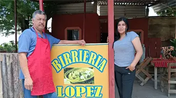 Manuel López, de ladrillero a experto en birria en Loma de Rodriguera, Culiacán