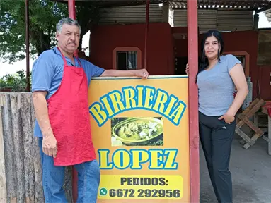 Manuel López, de ladrillero a experto en birria en Loma de Rodriguera, Culiacán