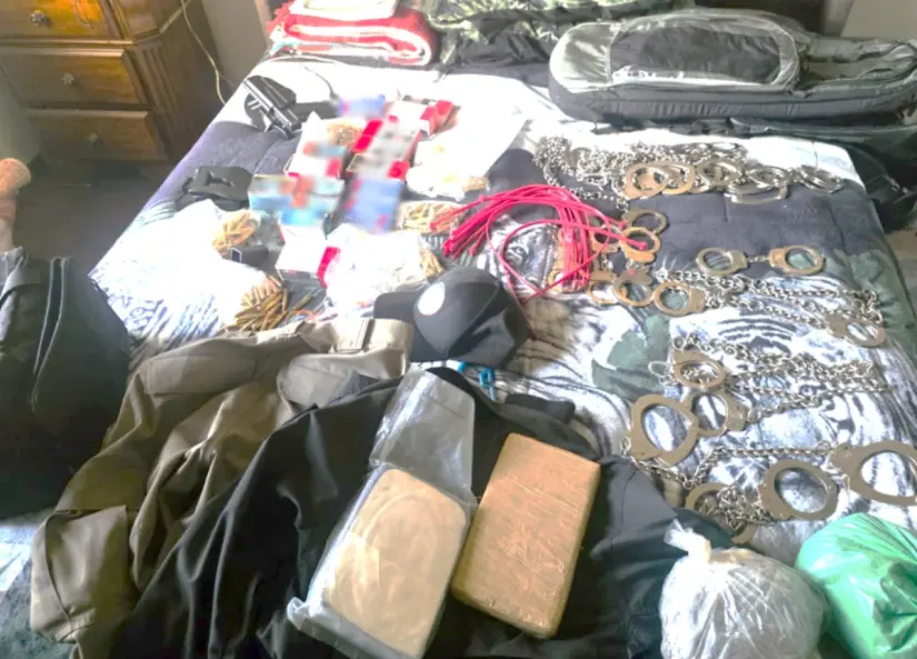 Detienen a hombre con 1 kilo de fentanilo y 2 kilos de heroína en Tijuana En el lugar también aseguraron fentanilo, cocaína y heroína por un valor de 9 millones de pesos. Foto: SSPC