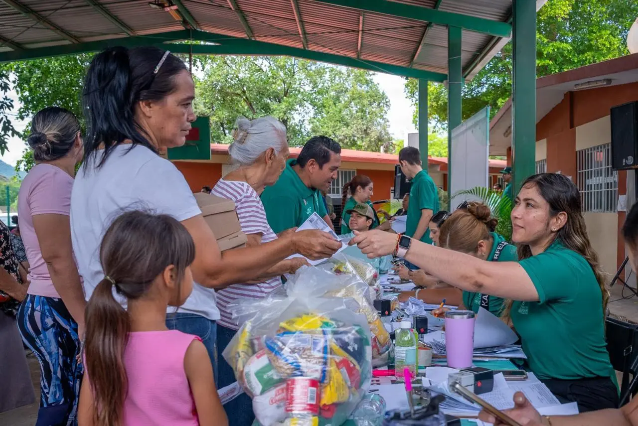 DIF Culiacán lleva jornada de servicios a La Campana, sindicatura de El Tamarindo. Foto: Cortesía.