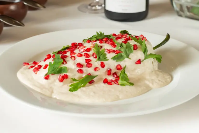 Lugares de Puebla para comer Chiles en Nogada Es de los restaurantes con el precio más accesible. Foto: Cortesía