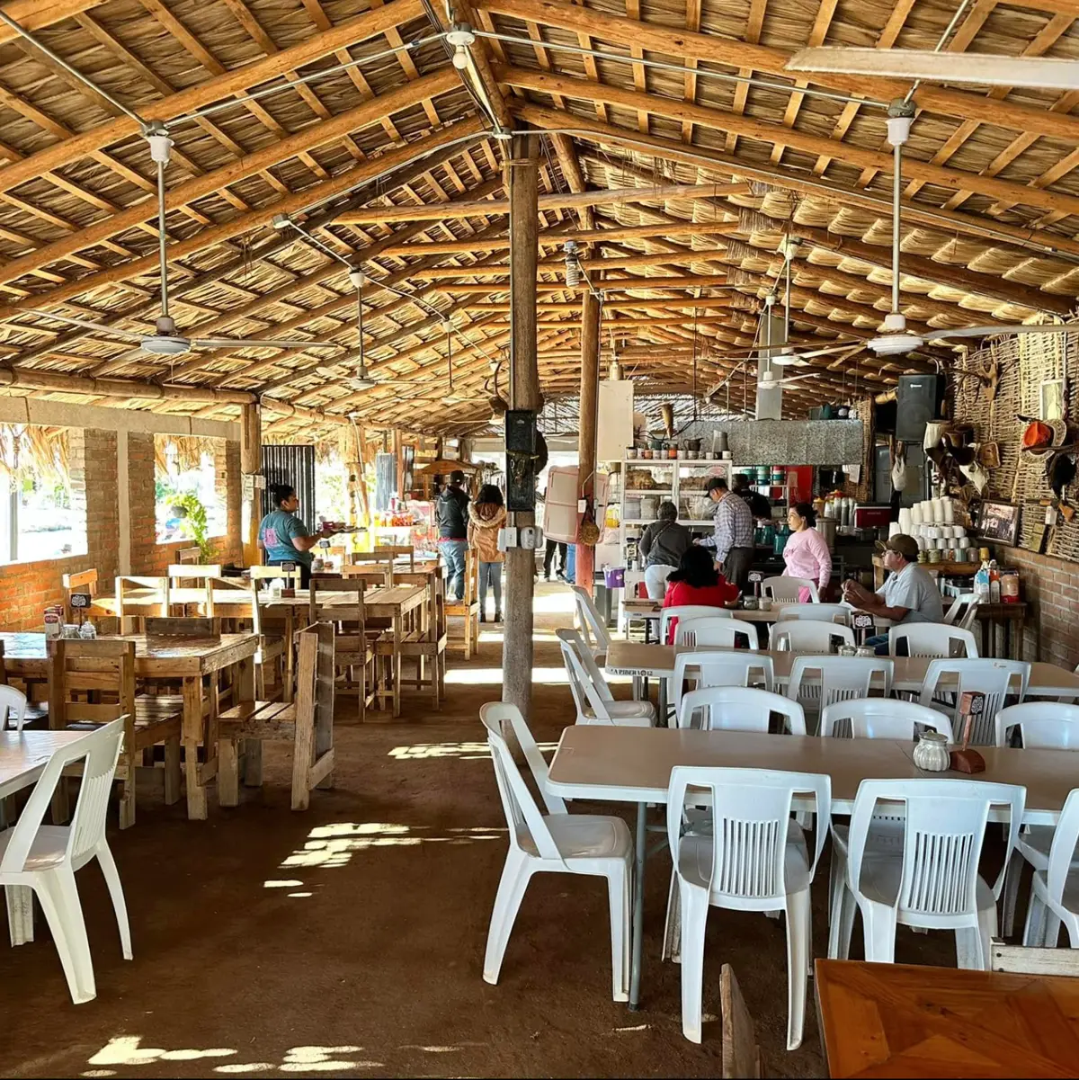Disfruta de un ambiente rustico y comida típica en el restaurante La Garita de Chilpa en La Paz. Foto: Facebook La Garita Del Chilpa Disfruta de un ambiente rustico y comida típica en el restaurante La Garita de Chilpa en La Paz. Foto: Facebook La Garita Del Chilpa.
