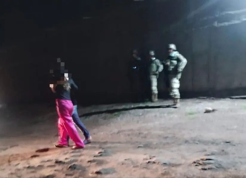 Rescatan en operativo a una mujer en El Barrio Rescatan en operativo a una mujer en El Barrio. Foto: Cortesía