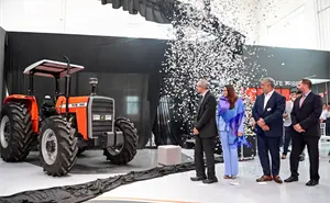 Abren en Aguascalientes planta de una las productores de tractores más importantes del mundo