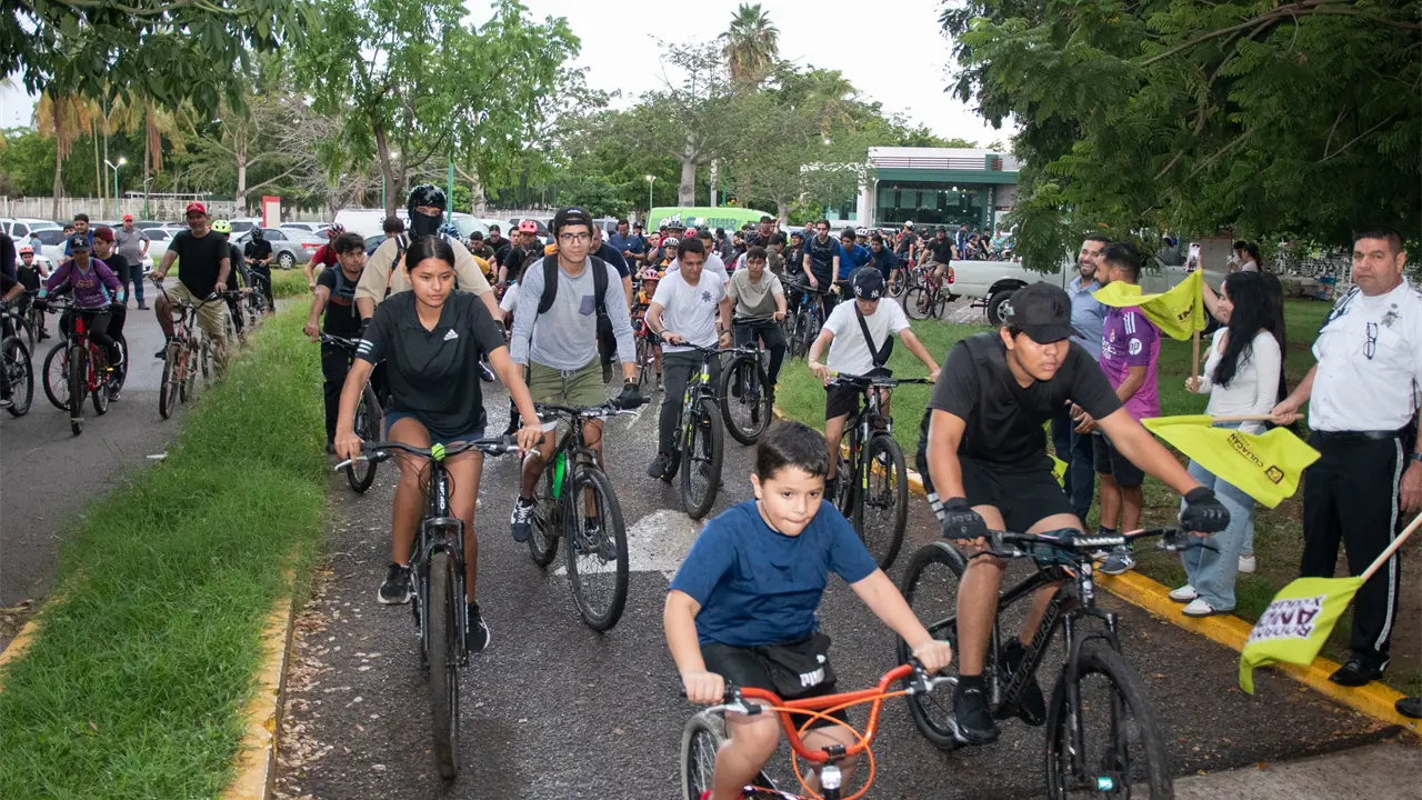 Culiacán sobre ruedas: ciudadanos recorren la ciudad promoviendo cultura vial. Foto: Ayuntamiento de Culiacán