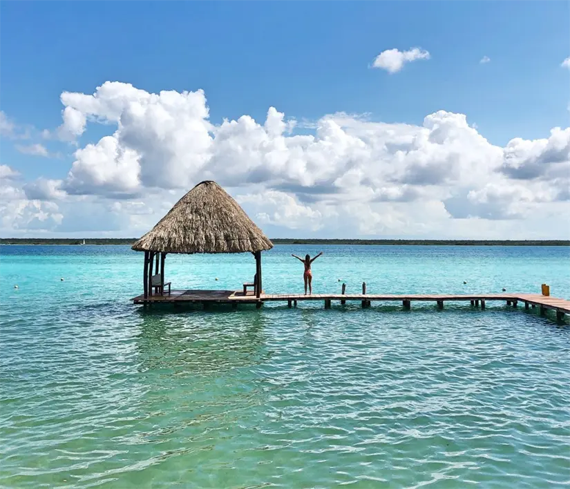 ¿Cómo llegar a Mahahual y porque es tendencia en redes? Practica deportes acuáticos en sus increíbles playas. Foto: Cortesía