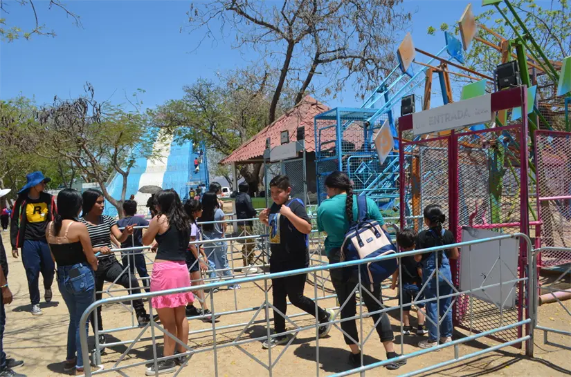 La magia ochentera que sigue viva en la capital sinaloense: deslízate en la resbaladilla de costales que se ubica en el Parque Culiacán 87 La magia ochentera que sigue viva en la capital sinaloense: deslízate en la resbaladilla de costales que se ubica en el Parque Culiacán 87. Foto: Juan Madrigal