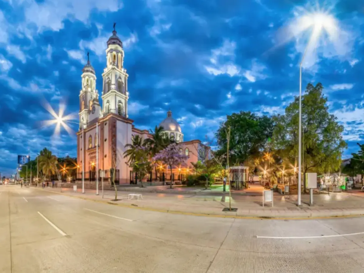 Plazuela Álvaro Obregón de Culiacán, un paso por su historia. Foto Miguel Ángel Victoria. Sinaloa 360