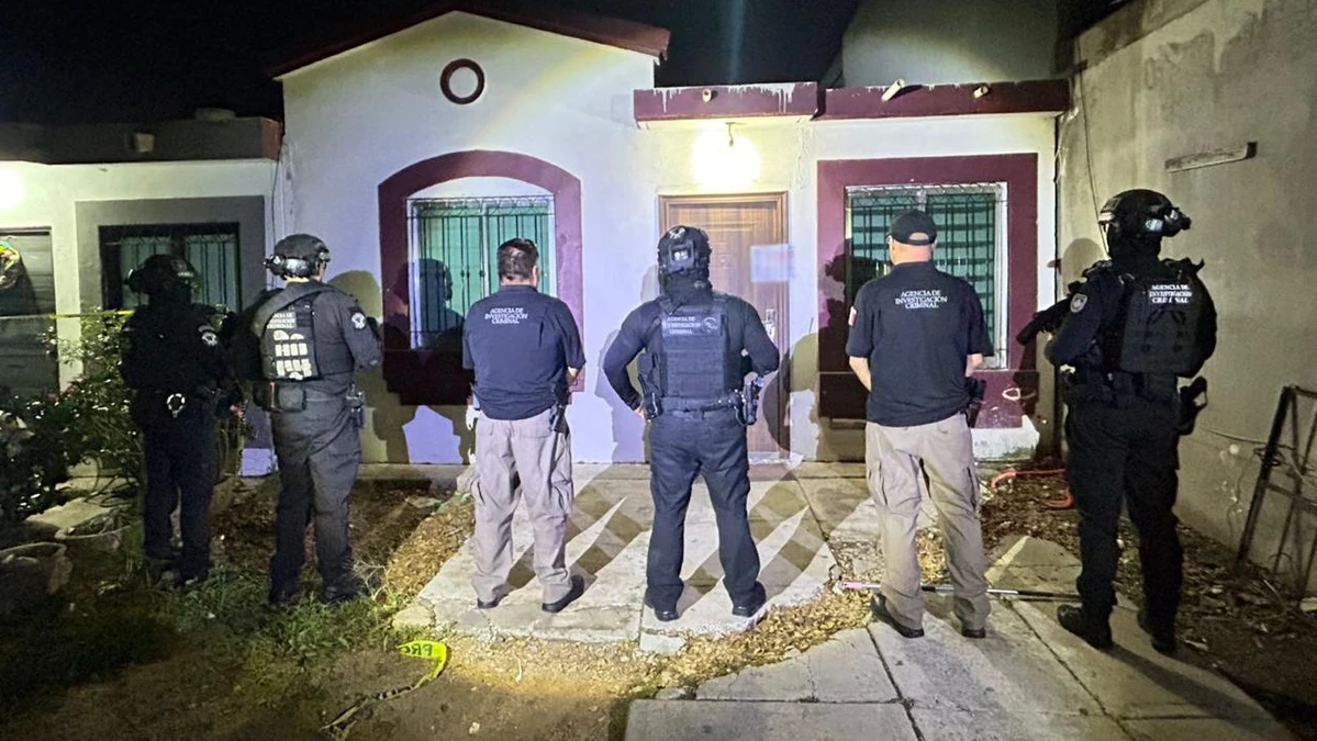 Armamento decomisado en el fraccionamiento Urbivilla del Cedro, en el municipio de Culiacán..