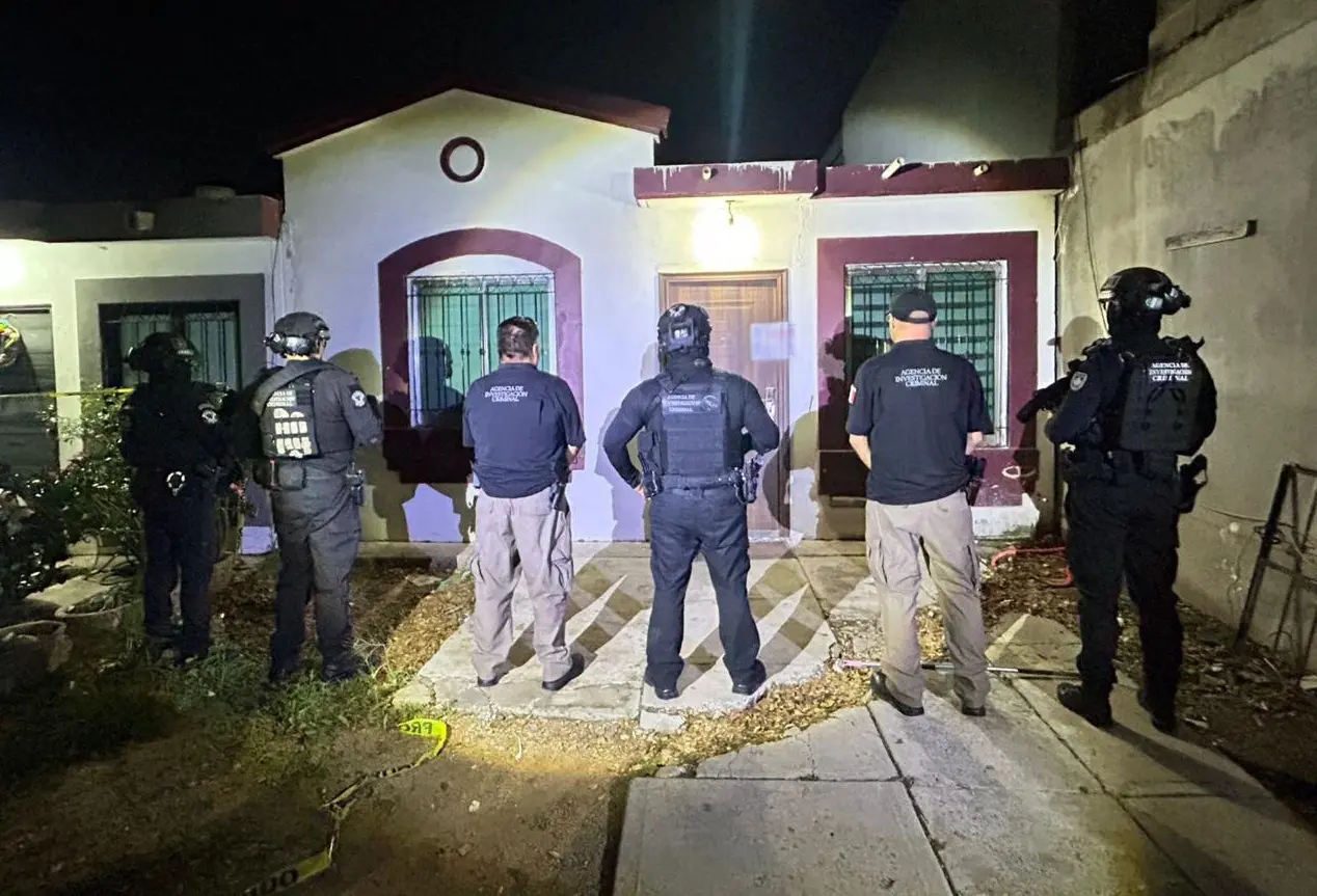 Armamento decomisado en el fraccionamiento Urbivilla del Cedro, en el municipio de Culiacán..