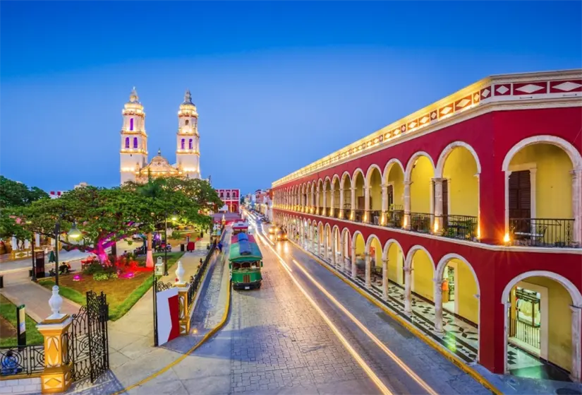 Vive las fiestas patrias en Campeche capital y aprovecha para dar un tour por sus hermosas calles. Foto: cortesía Vive las fiestas patrias en Campeche capital y aprovecha para dar un tour por sus hermosas calles. Foto: cortesía.
