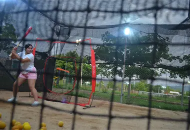 Diversión, entrenamiento y desestrés: las cajas de bateo conquistan a los amantes del béisbol y sóftbol en Culiacán