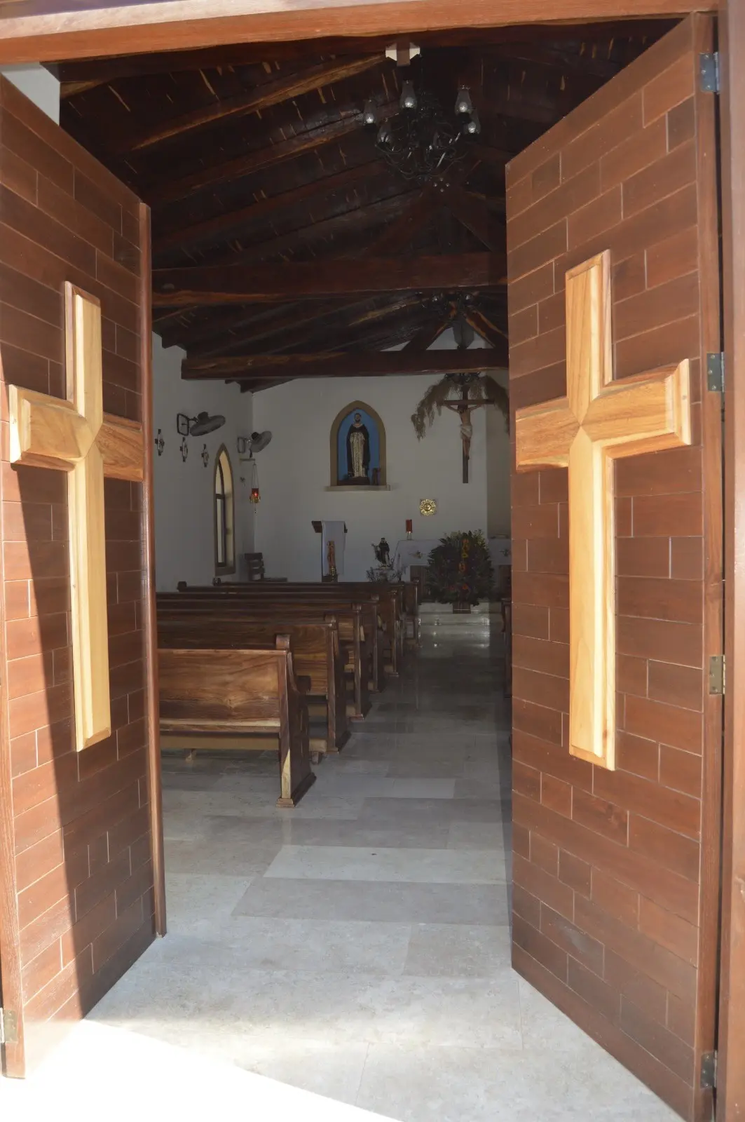 Interior de la parroquia de Santo Domingo de Guzmán en Campanillas, San Ignacio. Interior de la parroquia de Santo Domingo de Guzmán en Campanillas, San Ignacio.