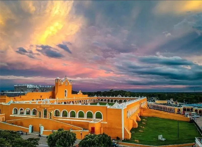 Vive las fiestas patrias en Izamal Vive las fiestas patrias en Izamal